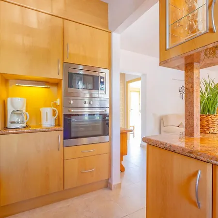 Maryline - Plusholidays * Calpe