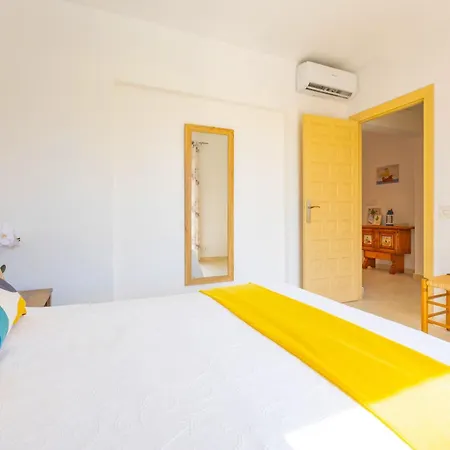 Maryline - Plusholidays * Calp