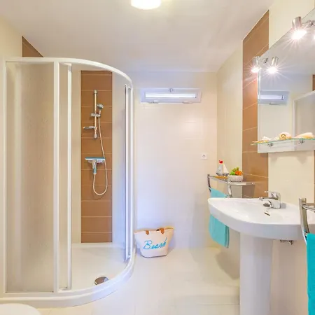 Maryline - Plusholidays *