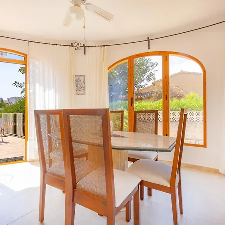 Maryline - Plusholidays Villa *