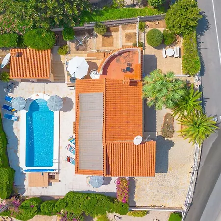 Maryline - Plusholidays * Calpe