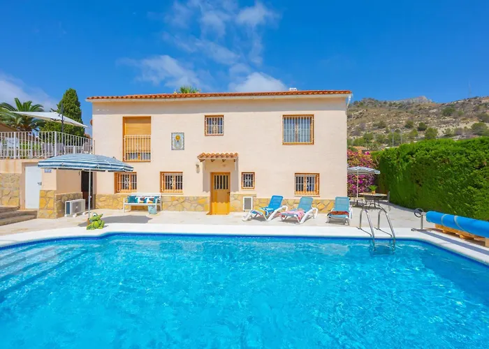 Maryline - Plusholidays Villa Calp