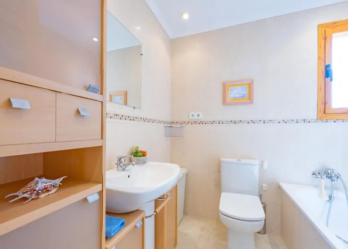 Maryline - Plusholidays Villa Calp