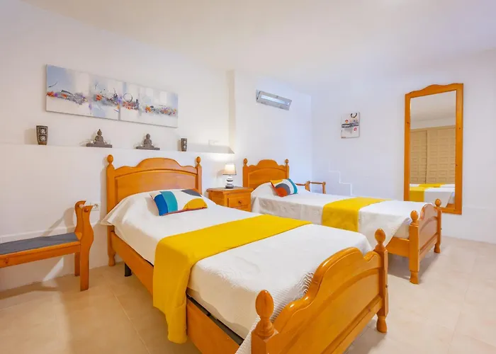 Maryline - Plusholidays * Calp