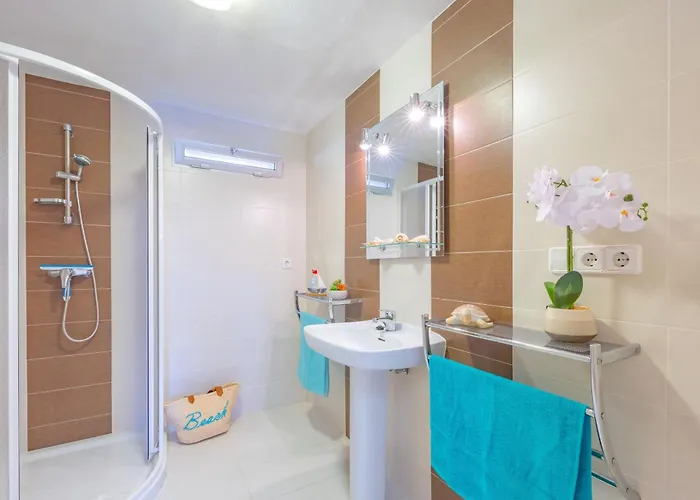 Maryline - Plusholidays * Calp