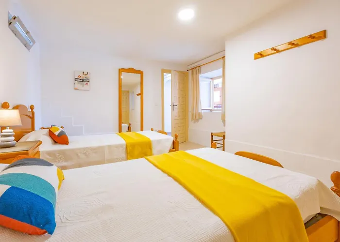 Maryline - Plusholidays Villa Calp