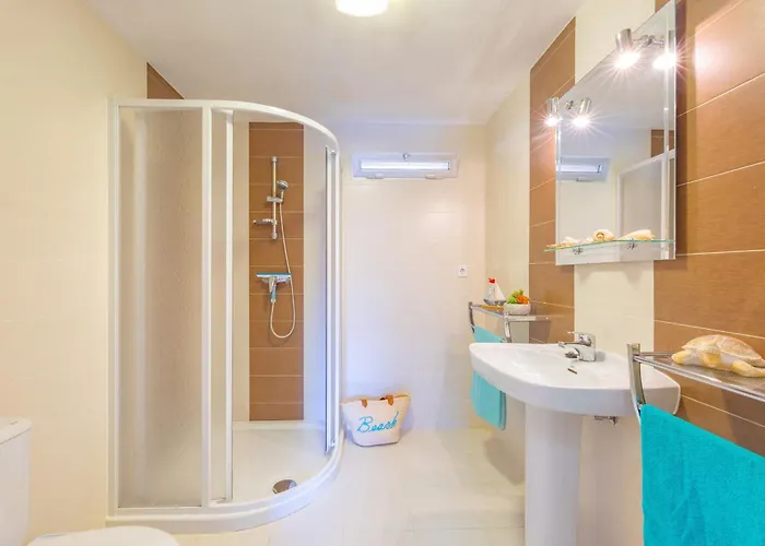 Maryline - Plusholidays *