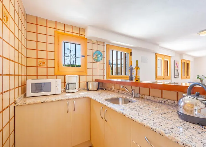 Maryline - Plusholidays * Calpe