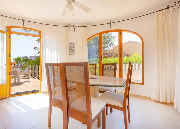 Maryline - Plusholidays Villa *