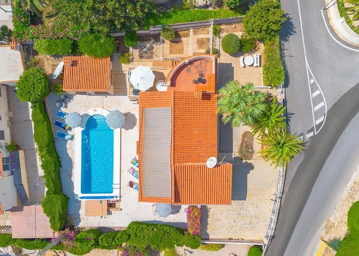 Maryline - Plusholidays * Calpe