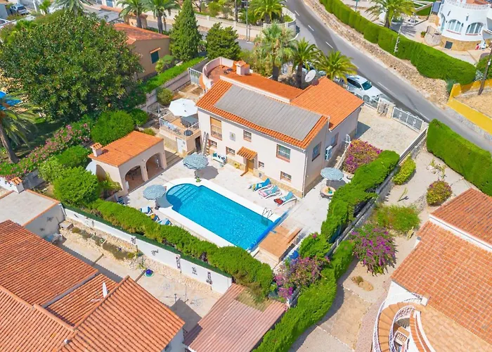 Maryline - Plusholidays Villa