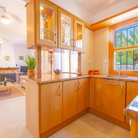 Maryline - Plusholidays